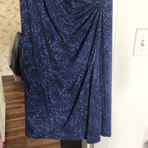 Pattern blue dress - Picture 2 of 4
